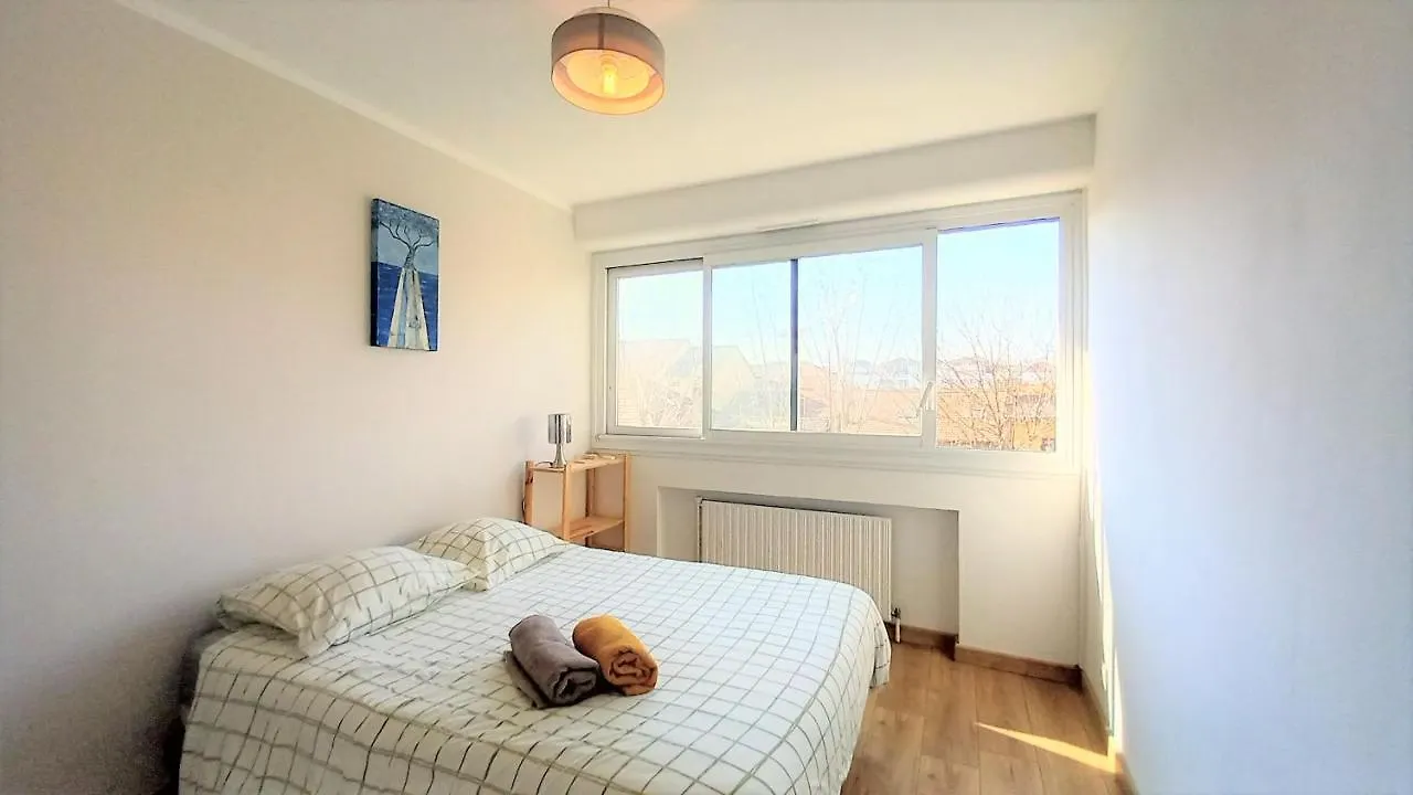 Appartement Magnifique Cocon - Metro A Republique - 2 Belles Chambres Avec Dressings - Wifi Gratuit - Netflix - Au Calme Absolu - Lumineux - Jardin Arbore Partage Dans La Residence Villeurbanne